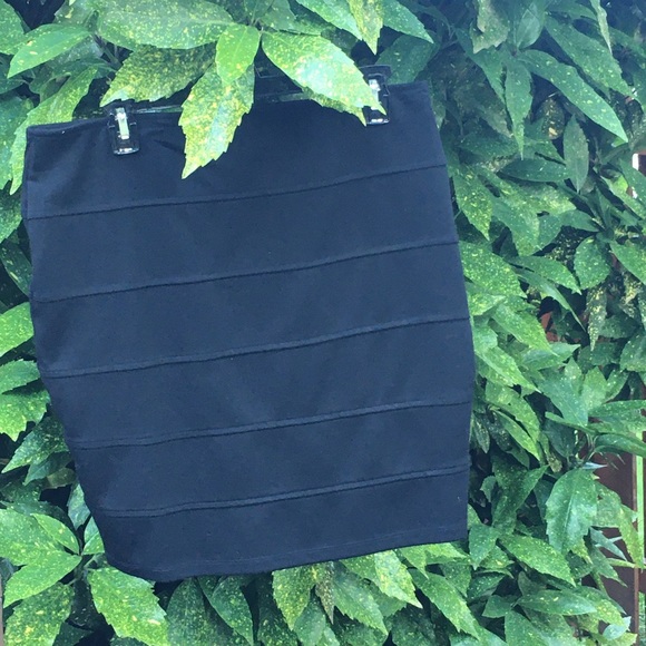 Forever 21 - 1X skirt - Picture 3 of 10